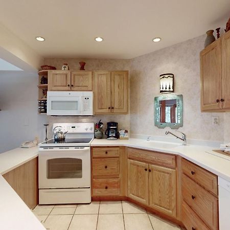 Laurelwood Condominiums 303 قرية سنوماس الغرفة الصورة